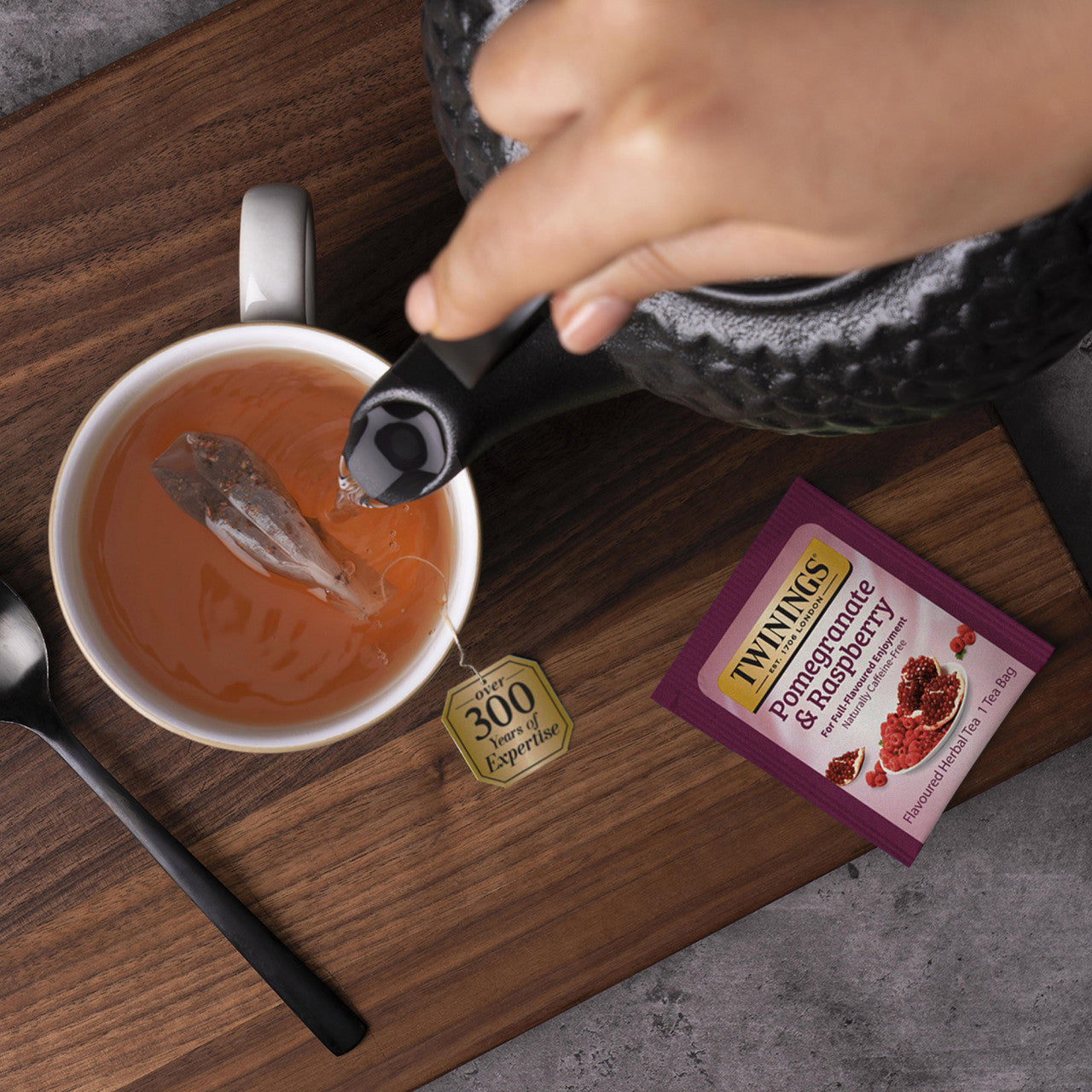 Twinings' Pomegranate & Raspberry Herbal Tea - 20 count - Image 4